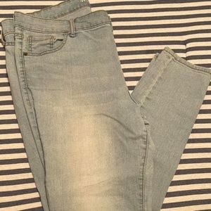 Old Navy light wash Skinny Jeans